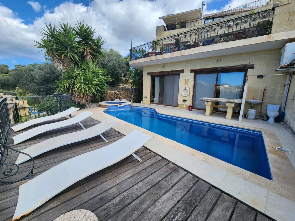 Gozo Island Escape Sleeps 4 With Private Bathroom Ghajn il-Kbira  Exteriör bild
