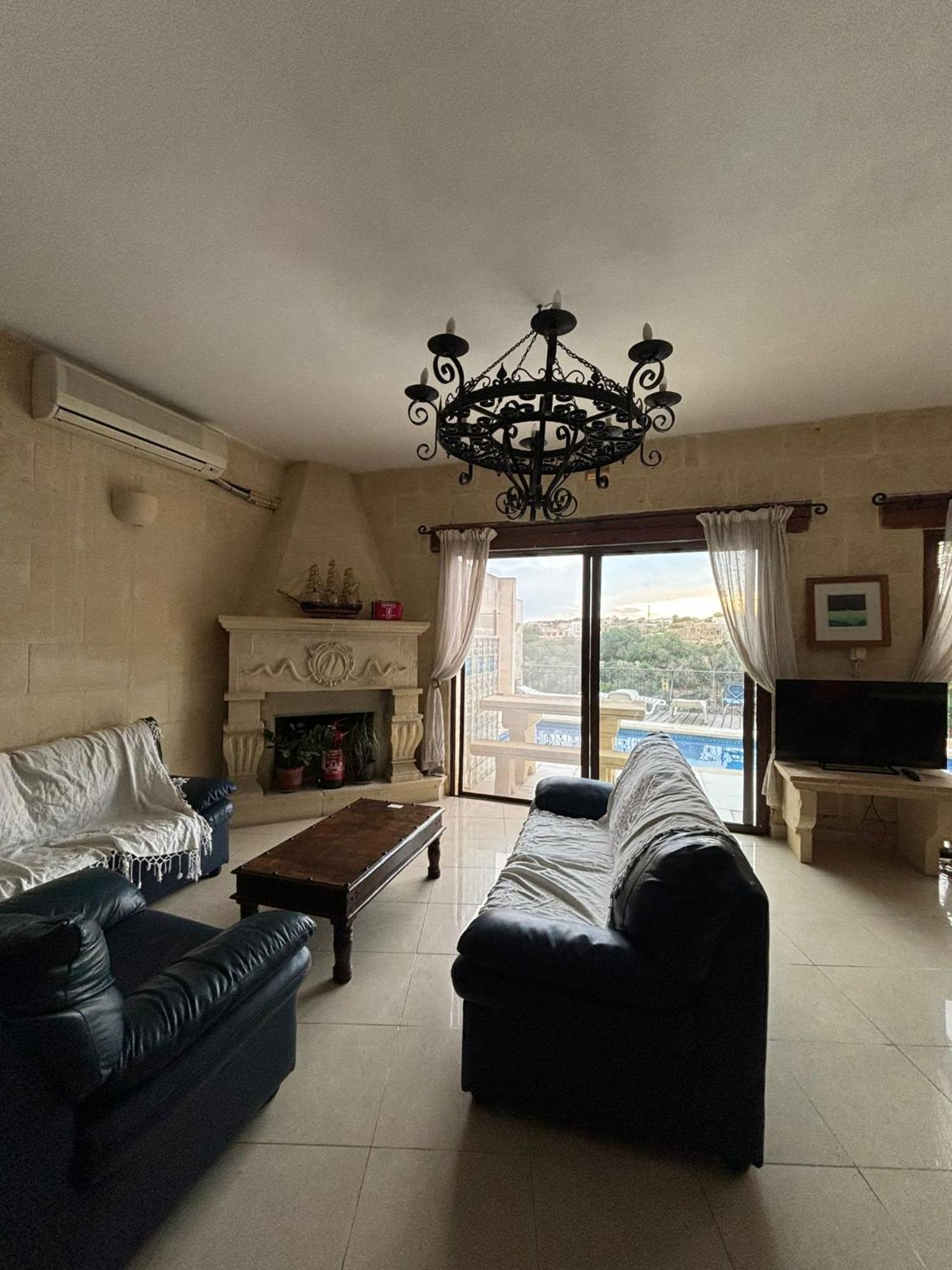 Gozo Island Escape Sleeps 4 With Private Bathroom Ghajn il-Kbira  Exteriör bild