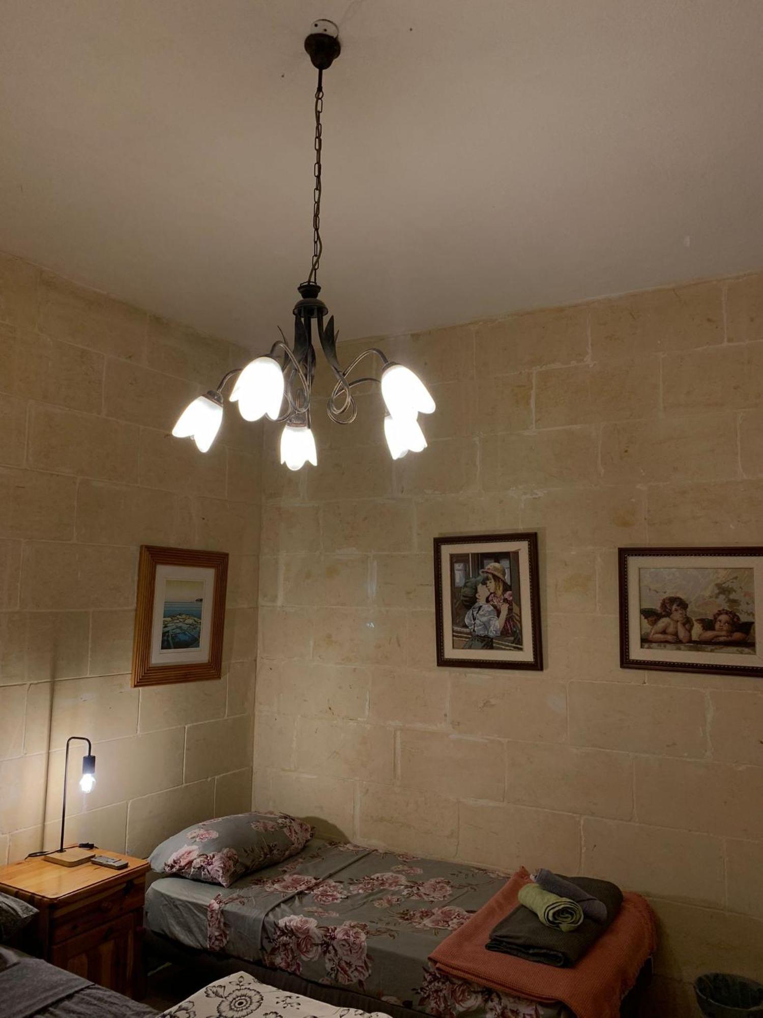 Gozo Island Escape Sleeps 4 With Private Bathroom Ghajn il-Kbira  Exteriör bild