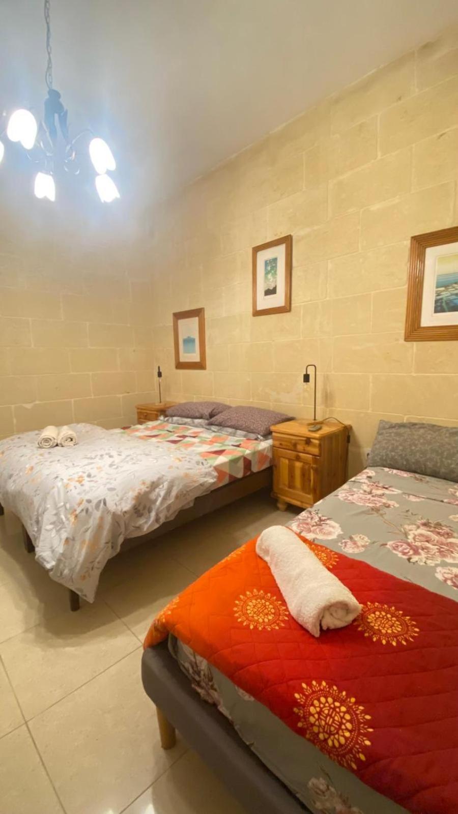 Gozo Island Escape Sleeps 4 With Private Bathroom Ghajn il-Kbira  Exteriör bild