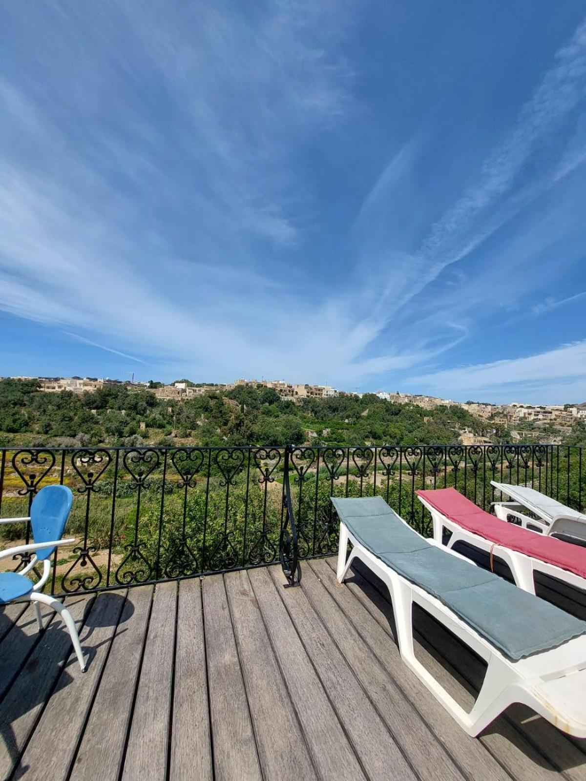 Gozo Island Escape Sleeps 4 With Private Bathroom Ghajn il-Kbira  Exteriör bild