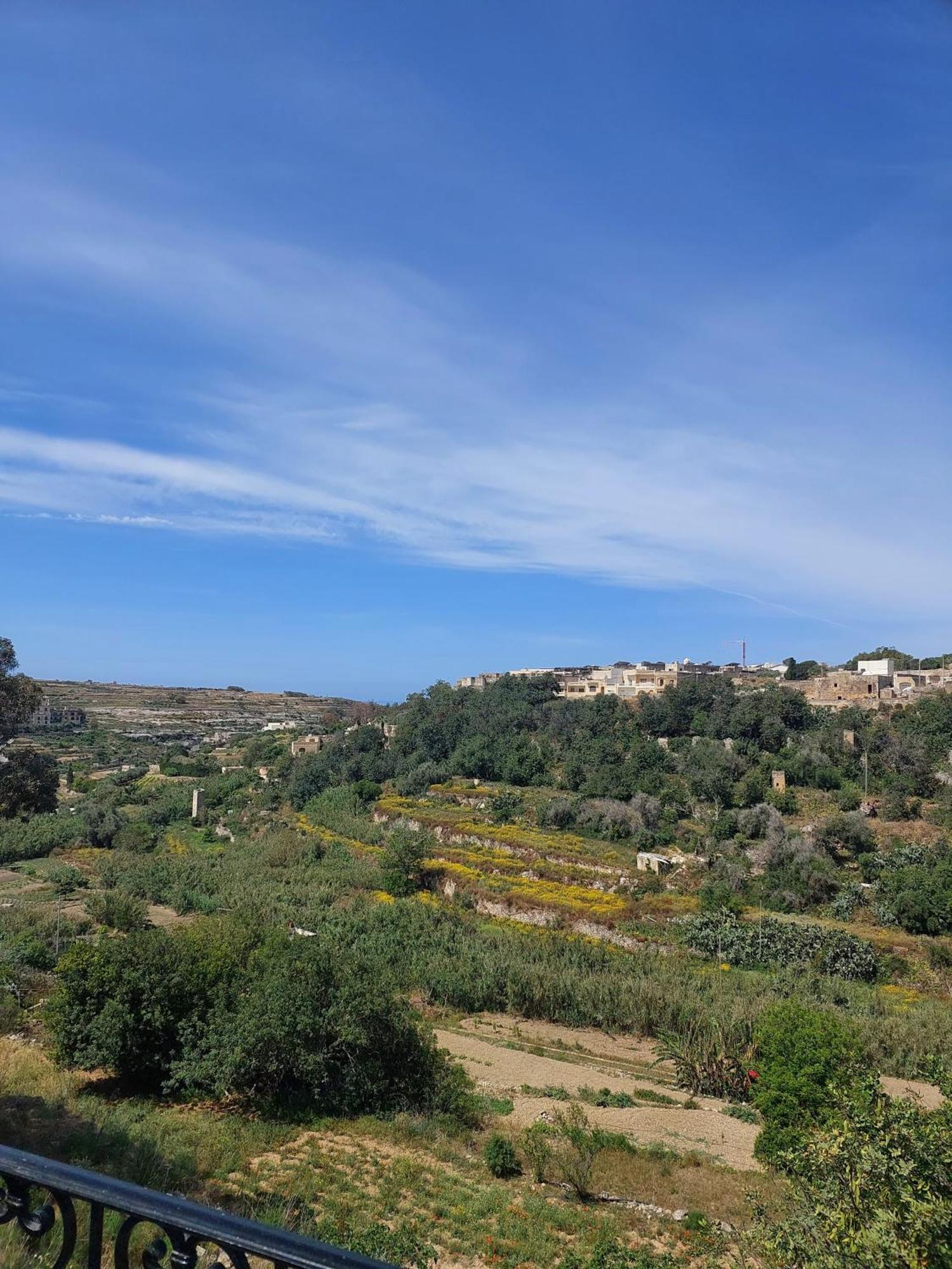 Gozo Island Escape Sleeps 4 With Private Bathroom Ghajn il-Kbira  Exteriör bild